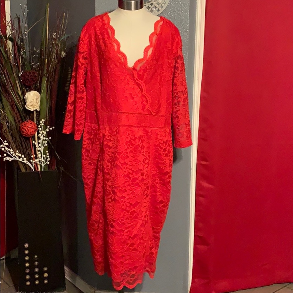 PLUS SIZE DRESS - Picture 3 of 5